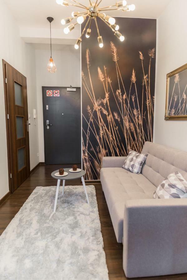 Goldeneye Apartment Center Wroclaw Bagian luar foto