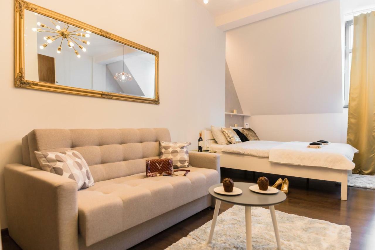 Goldeneye Apartment Center Wroclaw Bagian luar foto