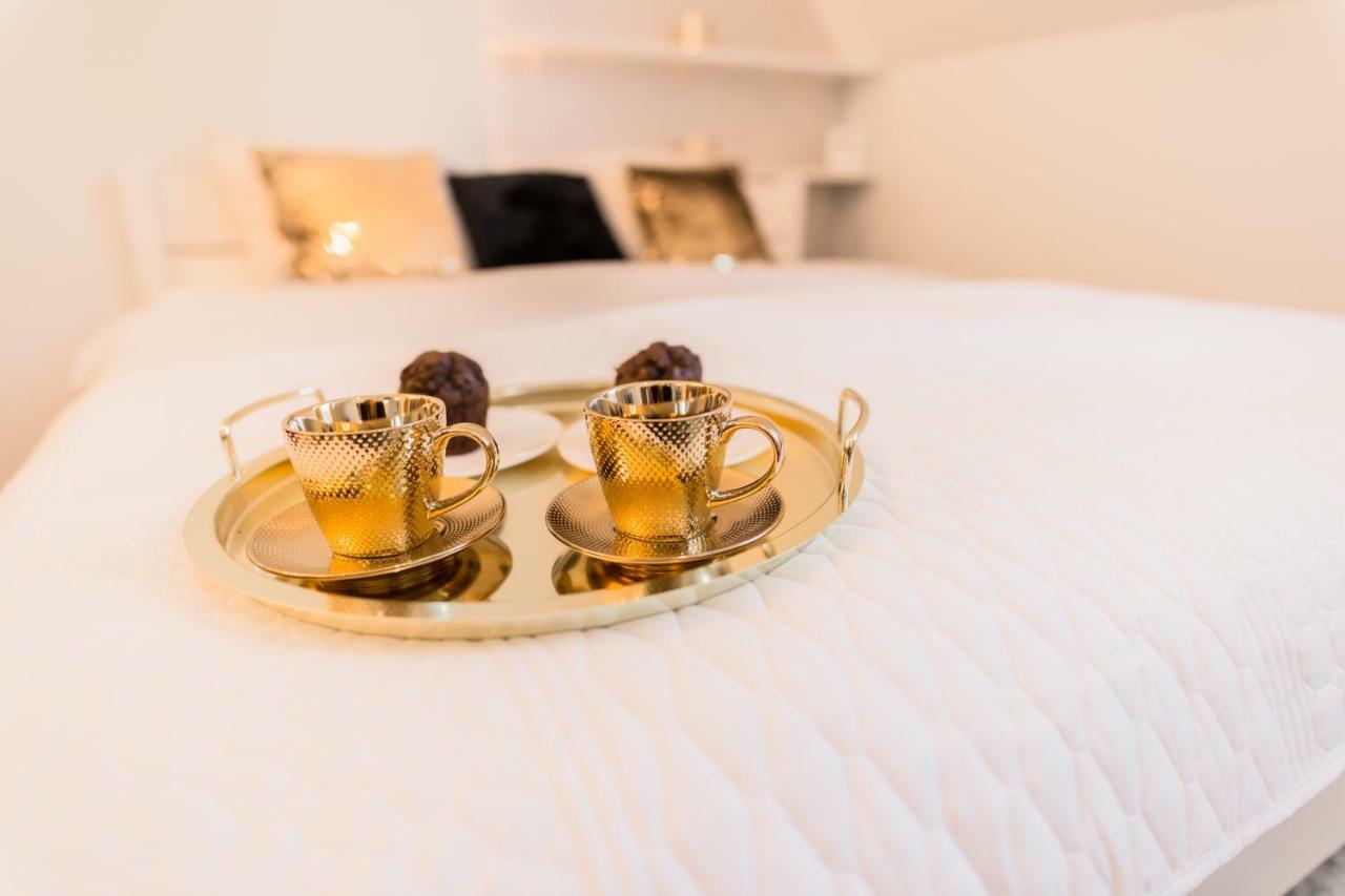 Goldeneye Apartment Center Wroclaw Bagian luar foto