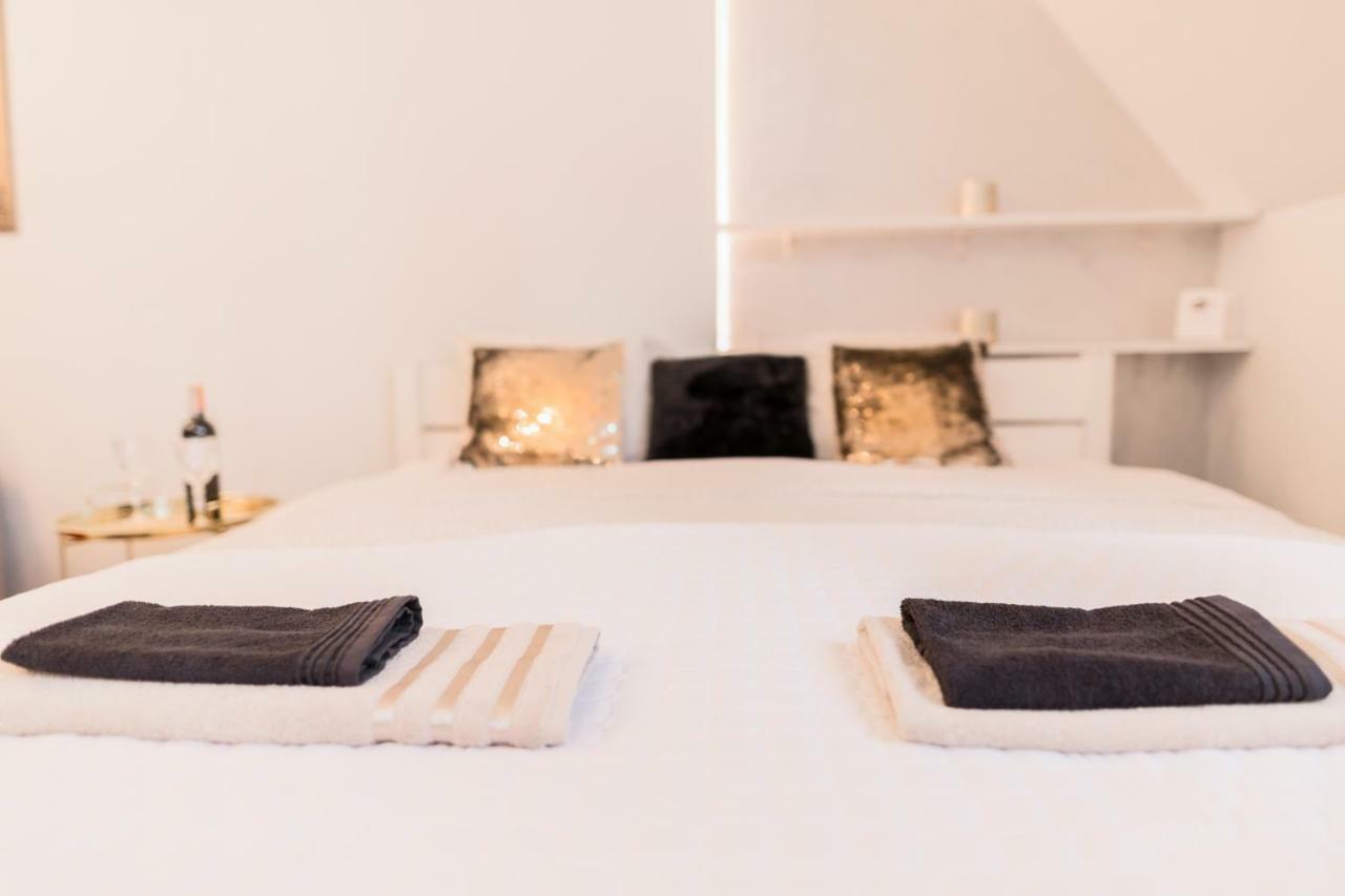 Goldeneye Apartment Center Wroclaw Bagian luar foto